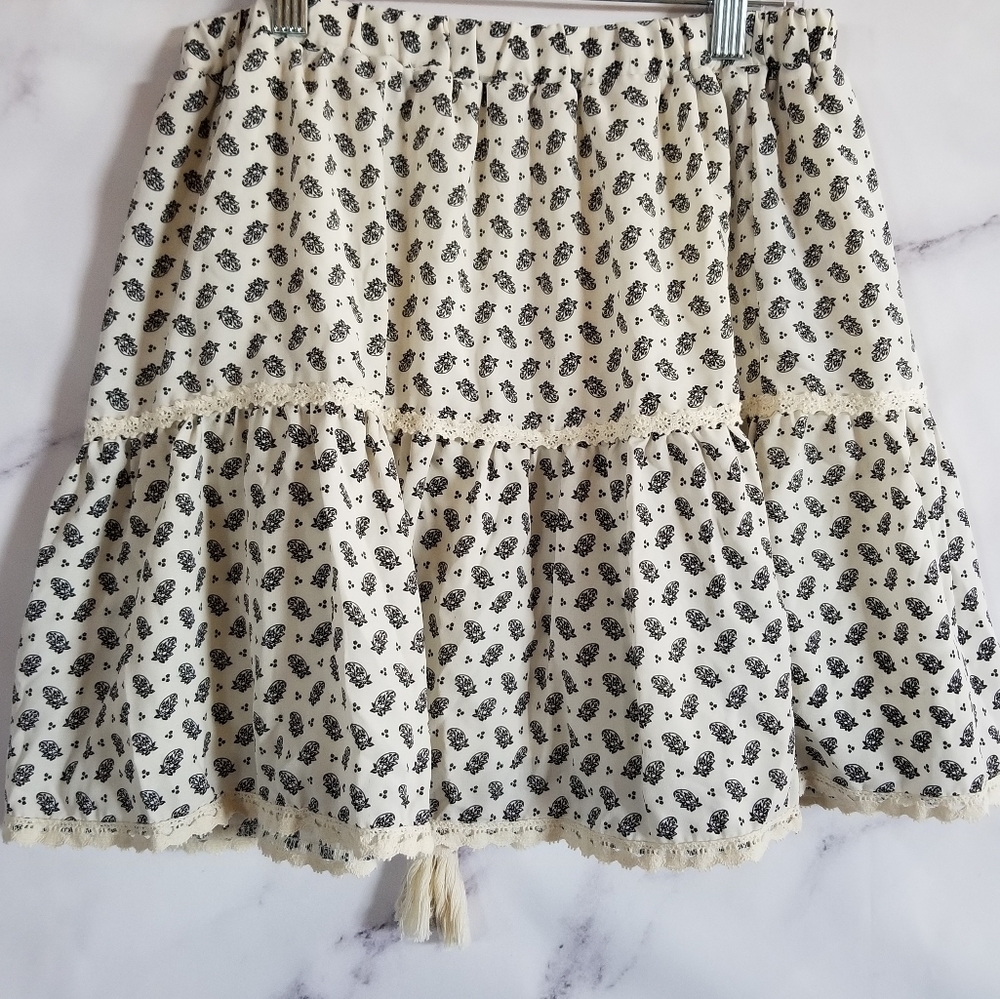 SADIE & SAGE  Flounce Mini Skirt - Picture 5 of 8